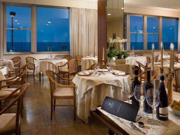 Hotel Ascot & Spa : photo 6 de la chambre chambre double ou lits jumeaux - vue sur mer
