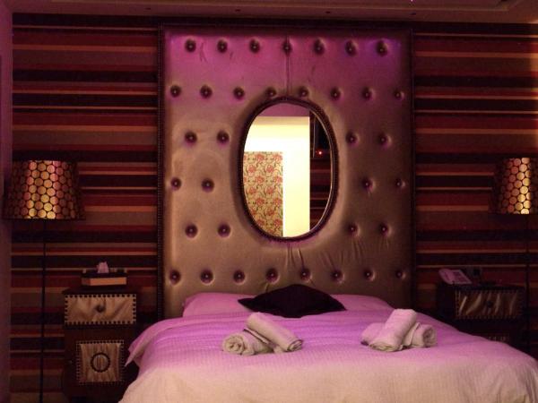 Comfy Boutique Hotel : photo 8 de la chambre suite avec jacuzzi