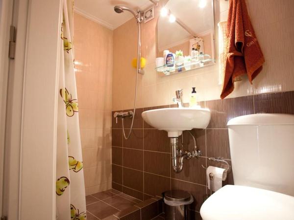 Veggie Garden Athens B&B : photo 7 de la chambre chambre double deluxe avec lit d'appoint