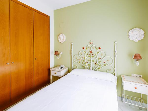 Basic Hotel Doña Manuela : photo 3 de la chambre chambre double Économique