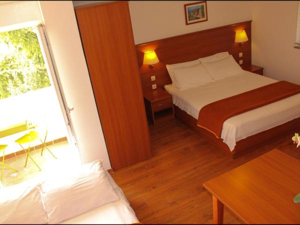 Gargamelo Pension : photo 6 de la chambre studio familial