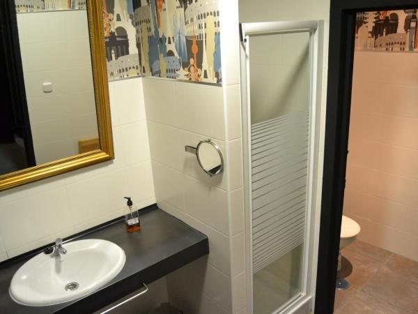 Hostels Meetingpoint : photo 7 de la chambre lit simple dans dortoir pour femmes de 8 lits