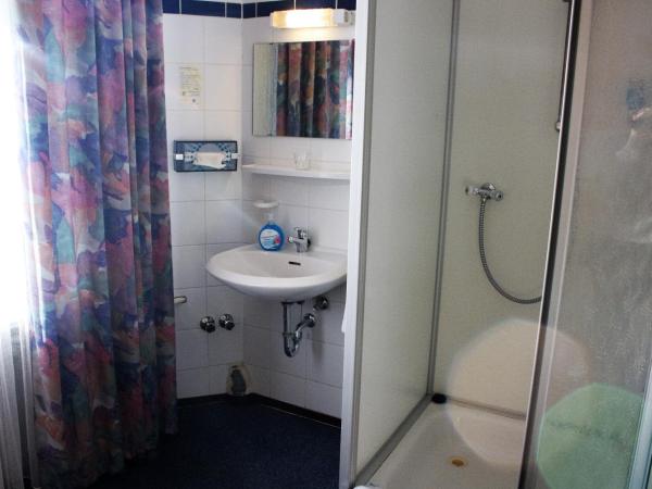 Hotel Graf Pückler : photo 3 de la chambre chambre simple avec toilettes communes