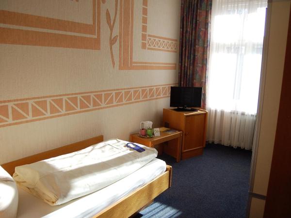 Hotel Graf Pückler : photo 4 de la chambre chambre simple avec toilettes communes
