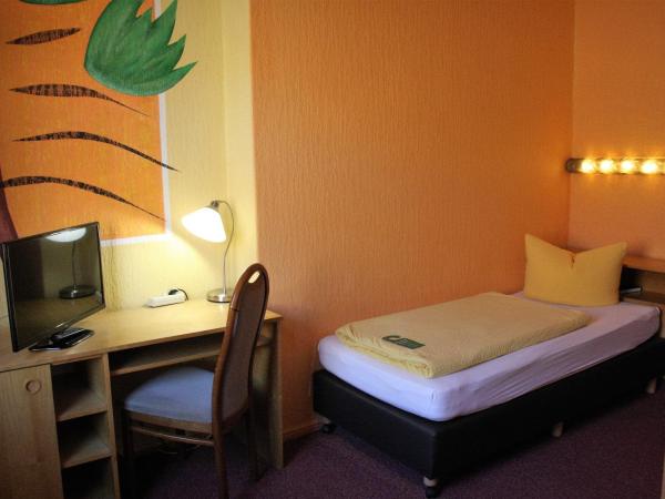 Hotel Graf Pückler : photo 3 de la chambre chambre simple avec salle de bains 
