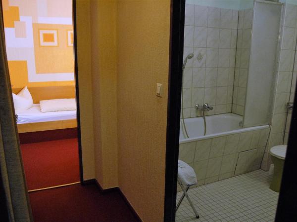Hotel Graf Pückler : photo 8 de la chambre chambre double