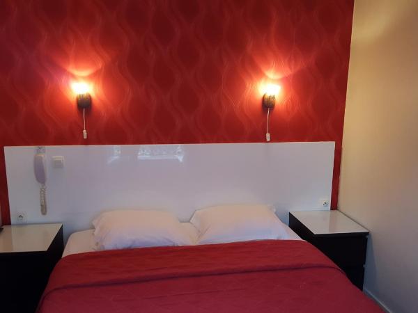 Hôtel Média : photo 4 de la chambre chambre simple avec salle de bains privative