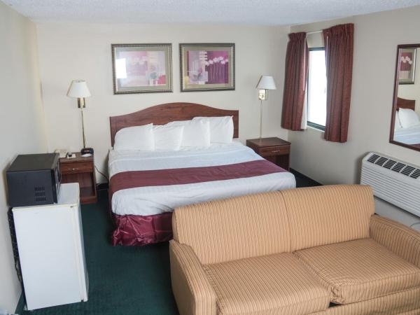 Americas Best Value Inn St. Louis / South : photo 1 de la chambre suite lit king-size
