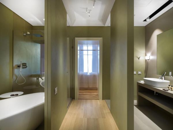 The Glamore Milano Duomo : photo 10 de la chambre suite avec balcon - vue sur cathédrale