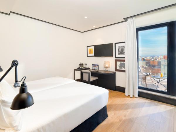 H10 Puerta de Alcalá : photo 5 de la chambre chambre double deluxe avec terrasse