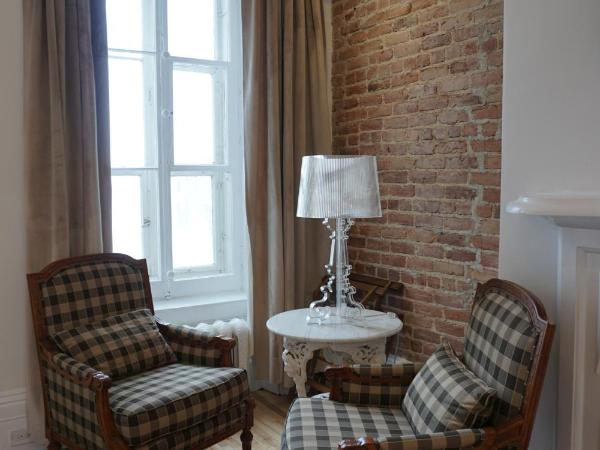 Hôtel Marie-Rollet : photo 4 de la chambre chambre double avec 2 lits doubles
