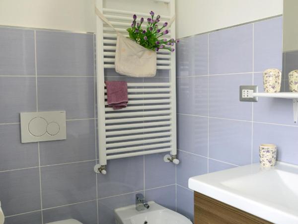 La Casa Di Nina : photo 10 de la chambre chambre double avec salle de bains privative