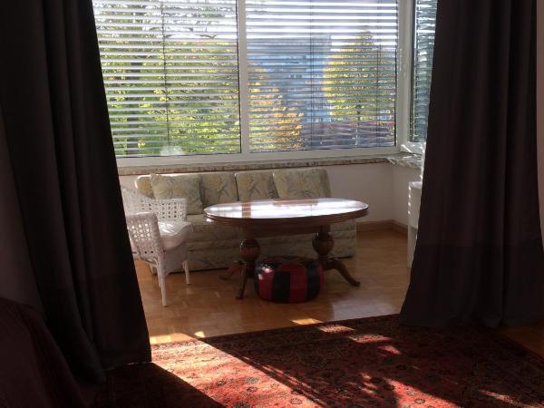 Villa Marie Mannheim : photo 3 de la chambre chambre familiale avec salle de bains commune et jardin d'hiver