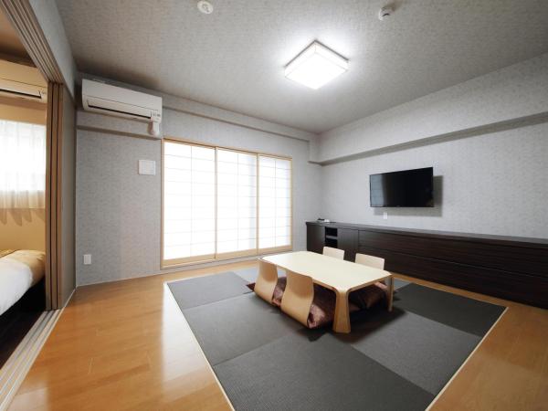 SARASA HOTEL Shinsaibashi : photo 3 de la chambre chambre lits jumeaux avec coin tatami - non-fumeurs