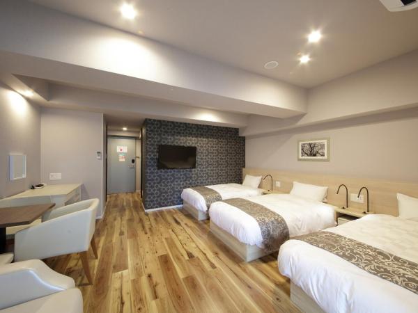 SARASA HOTEL Shinsaibashi : photo 3 de la chambre chambre triple avec canapé-lit - non-fumeurs