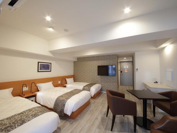 SARASA HOTEL Shinsaibashi : photo 4 de la chambre chambre triple avec canapé-lit - non-fumeurs