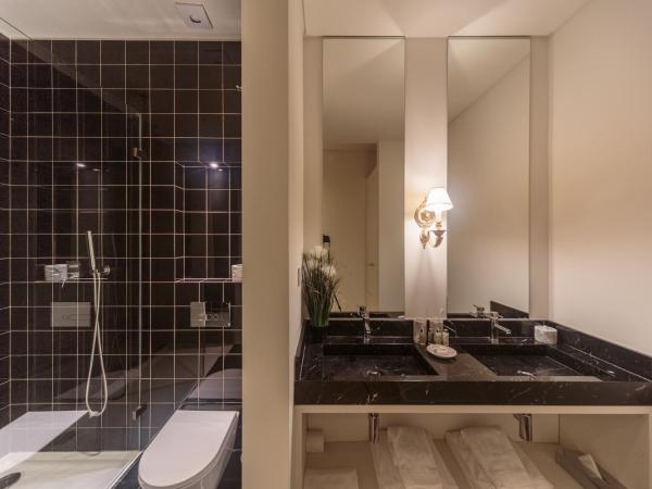 Dear Lisbon - Palace Chiado Suites : photo 7 de la chambre suite principale - vue sur rivière