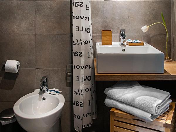 Suite Inn Catania : photo 2 de la chambre chambre familiale supérieure avec balcon