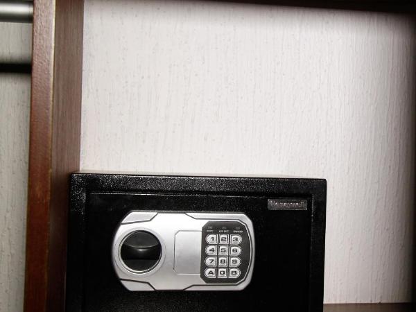 Hotel Estadio : photo 3 de la chambre chambre de luxe avec 2 lits queen-size.