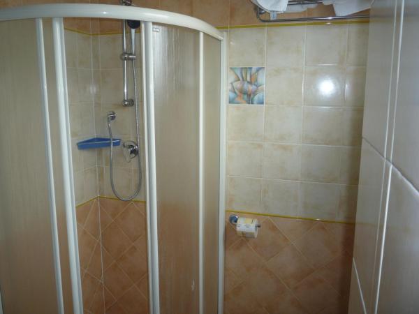 Hotel Residence Charles : photo 4 de la chambre appartement 1 chambre (3 adultes)