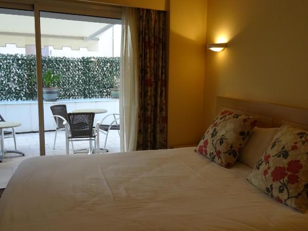 Residence Club Inn : photo 2 de la chambre chambre double avec terrasse