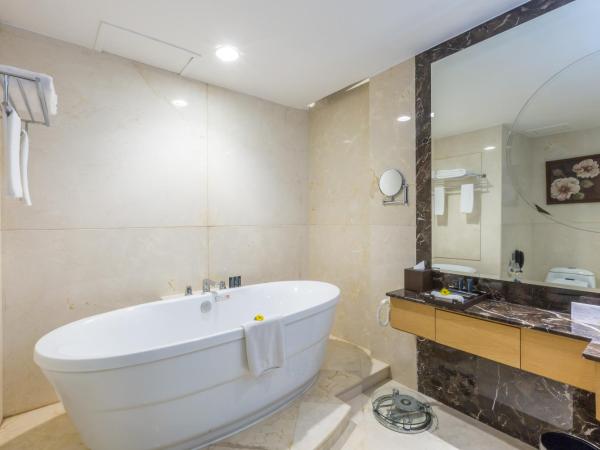Wyndham Surabaya : photo 4 de la chambre chambre exécutive lit king-size - non-fumeurs