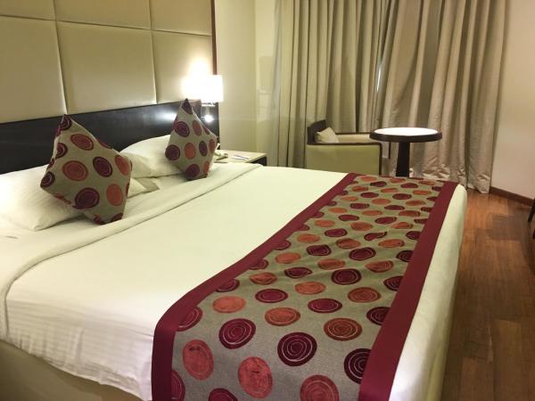 Ramee Guestline Hotel Juhu : photo 2 de la chambre club room with complimentary upgrade(subject to availability) and 20% discount on food and beverage