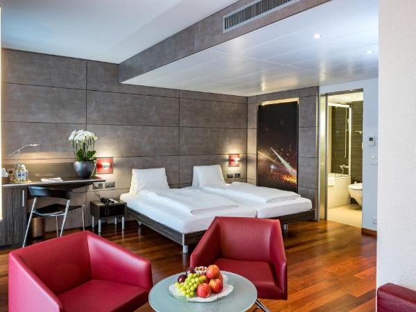Hotel Sternen Oerlikon : photo 2 de la chambre chambre lits jumeaux - côté rue
