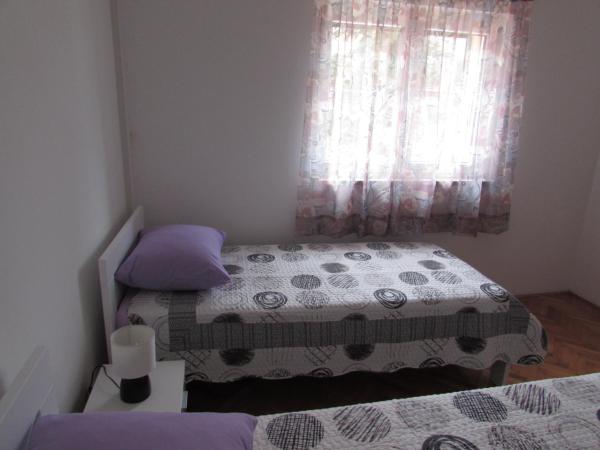 Room Bioci : photo 7 de la chambre chambre double avec lit d'appoint