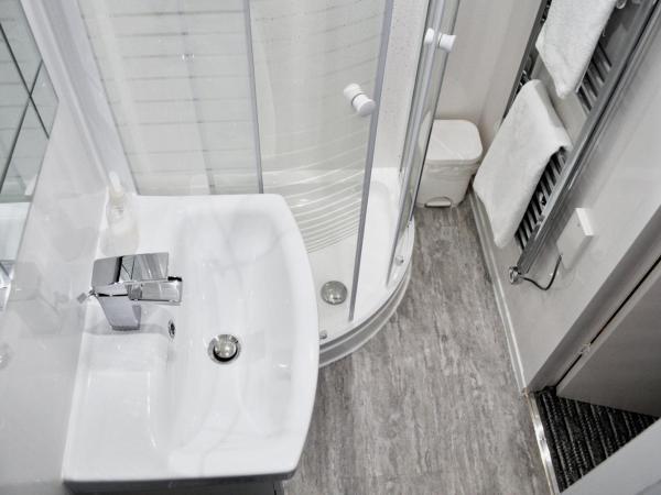 Cheers Hotel : photo 6 de la chambre chambre lits jumeaux Économique