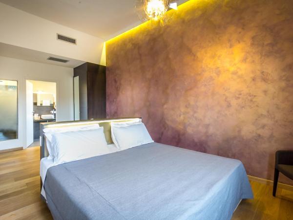 Hotel La Scaletta al Ponte Vecchio : photo 7 de la chambre chambre double ou lits jumeaux supérieure - vue sur jardin