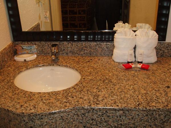 Red Carpet Inn Airport Fort Lauderdale : photo 1 de la chambre chambre attribuée à l'arrivée