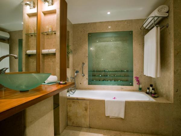 The Lalit Mumbai-Airport : photo 3 de la chambre lalit deluxe room, king/ twin bed with bathtub