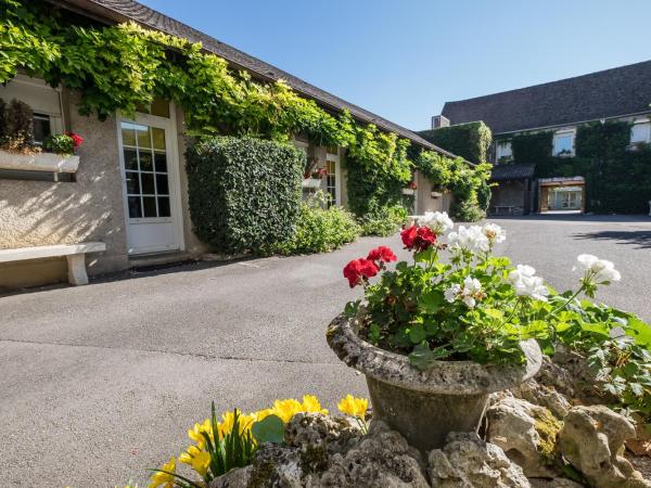 Hostellerie De Bretonnière - Groupe Logis Hotels : photo 9 de la chambre chambre standard (1 à 2 personnes)