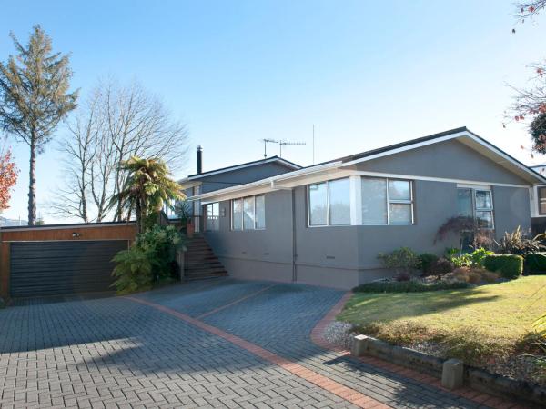 B&B@The Redwoods : photo 9 de la chambre chambre double avec salle de bains