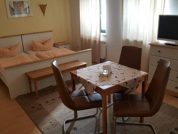 Internationales Gästehaus Leipzig : photo 1 de la chambre chambre triple avec salle de bains