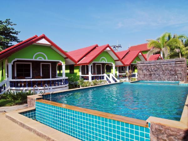 Nature Beach Resort, Koh Lanta : photo 1 de la chambre bungalow de luxe climatisé (3 adultes)