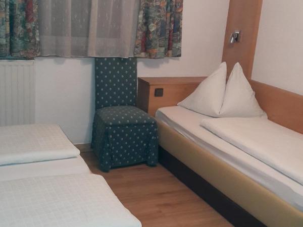 Hotel Tautermann : photo 3 de la chambre chambre familiale - sous-sol