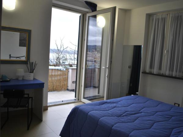 La Finestra Sul Golfo : photo 3 de la chambre chambre double avec salle de bains privative extérieure