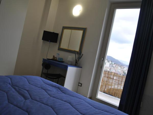 La Finestra Sul Golfo : photo 1 de la chambre chambre double avec salle de bains privative extérieure