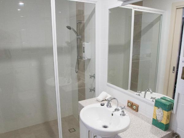 The Metropolitan Spring Hill : photo 4 de la chambre suite lit king-size