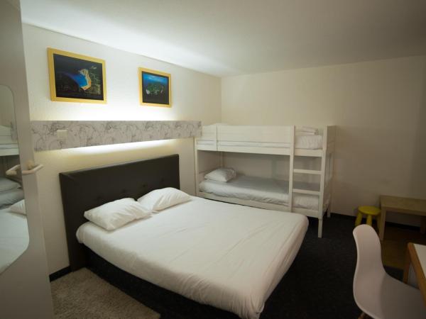 hôtel QUICK Palace Tours Nord : photo 2 de la chambre chambre familiale (2 adultes et 2 enfants)