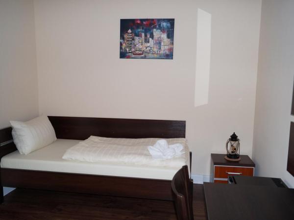 MY-BED Hamburg : photo 2 de la chambre chambre lits jumeaux avec salle de bains privative