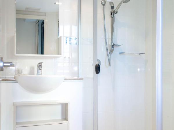 Quest River Park Central : photo 5 de la chambre studio avec balcon