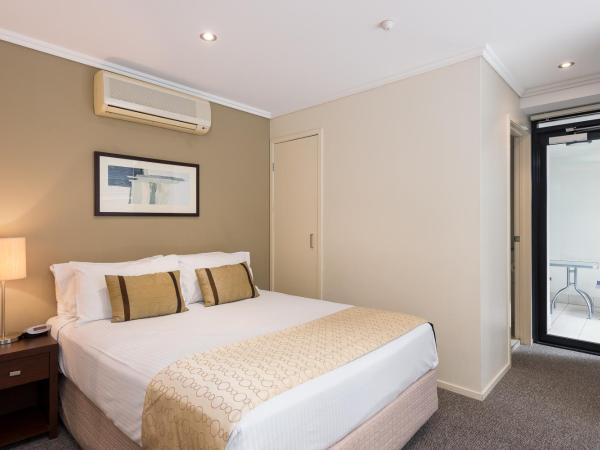 Quest River Park Central : photo 3 de la chambre studio avec balcon