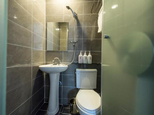 Philstay Myeongdong Metro : photo 3 de la chambre chambre lits jumeaux