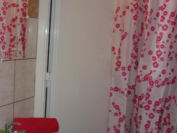 Boomerang Hostel : photo 1 de la chambre chambre double ou lits jumeaux avec salle de bains commune