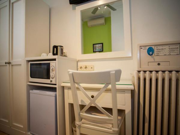 AVA Rooms : photo 3 de la chambre chambre simple avec salle de bains privative
