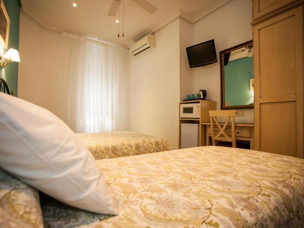 AVA Rooms : photo 4 de la chambre chambre familiale avec salle de bains privative