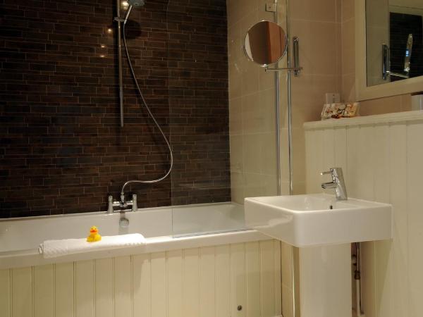 Velvet Hotel : photo 5 de la chambre chambre lit king-size - forfait fête (bruit potentiel du bar)